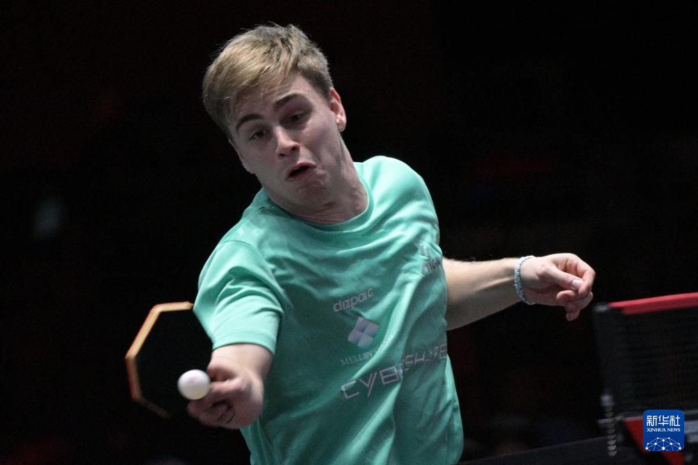 了巨大的压 了巨大的压