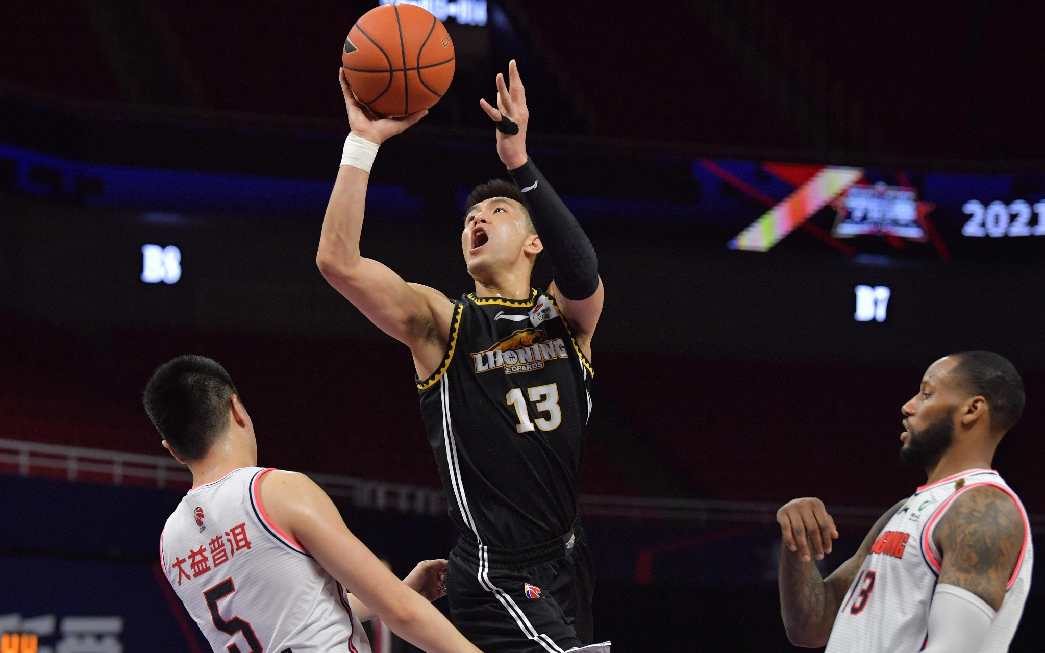 魔法回来了！哈利伯顿整个三月共送出123次助攻 失误仅15次.