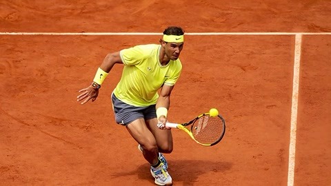 不走运，客场对阵曼联2次被进点球+吃到红牌，皇家社会是西甲首队.